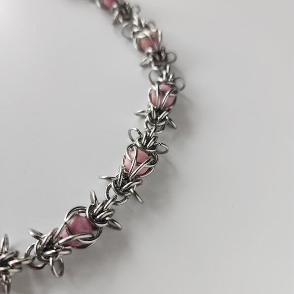Fairy princess pink barbwire chain mail necklace with a small silver chain - Picture 7 of 9